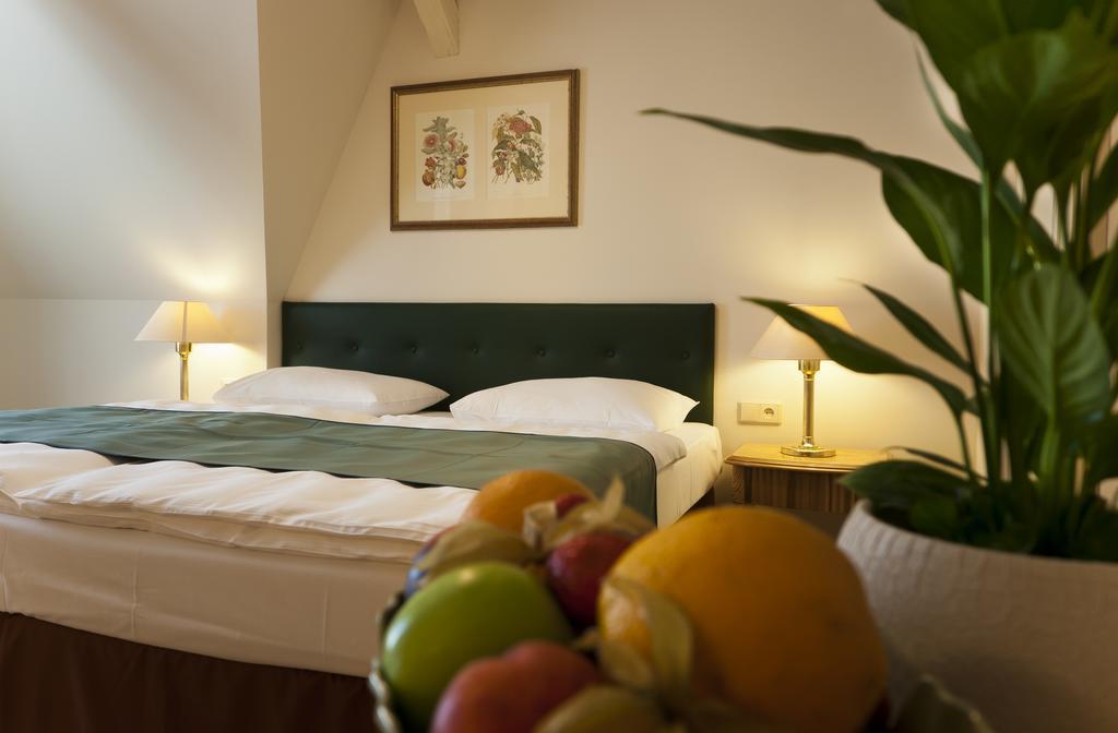 Grandhotel Ambassador Narodni Dum Karlsbad Værelse billede